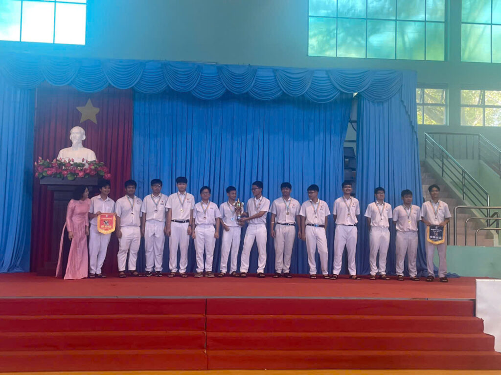 Vô địch bóng đá nam 2025