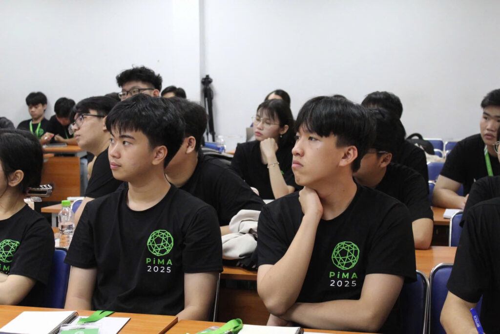 z6990766120823_dee94590e733a247b31b95d59b5d4d59